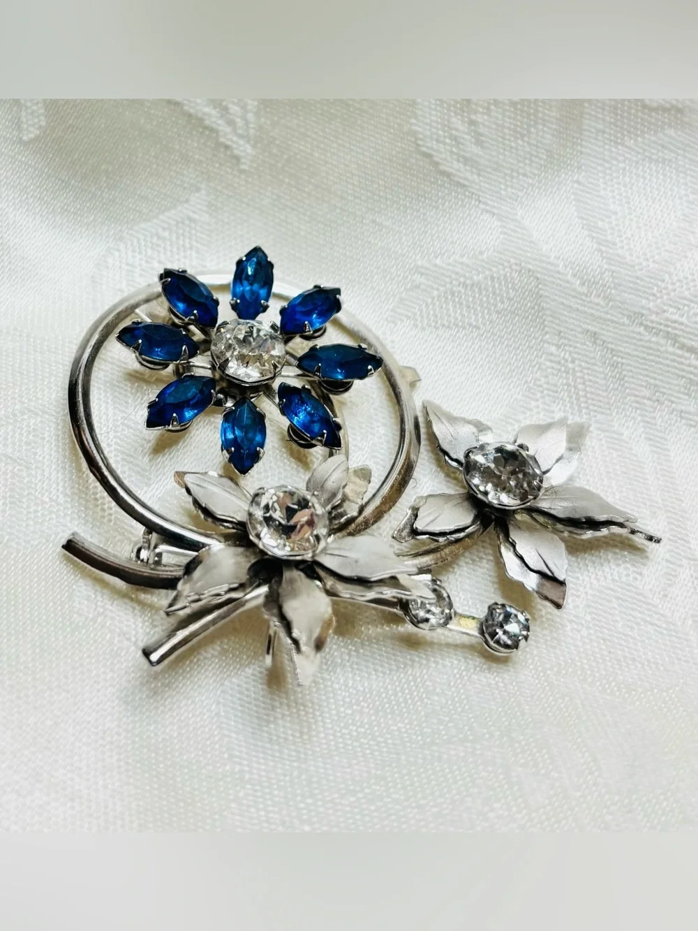 Vintage Jewels by Jenay Rhodium Plated Blue and White Rhinestone Brooch Pendant